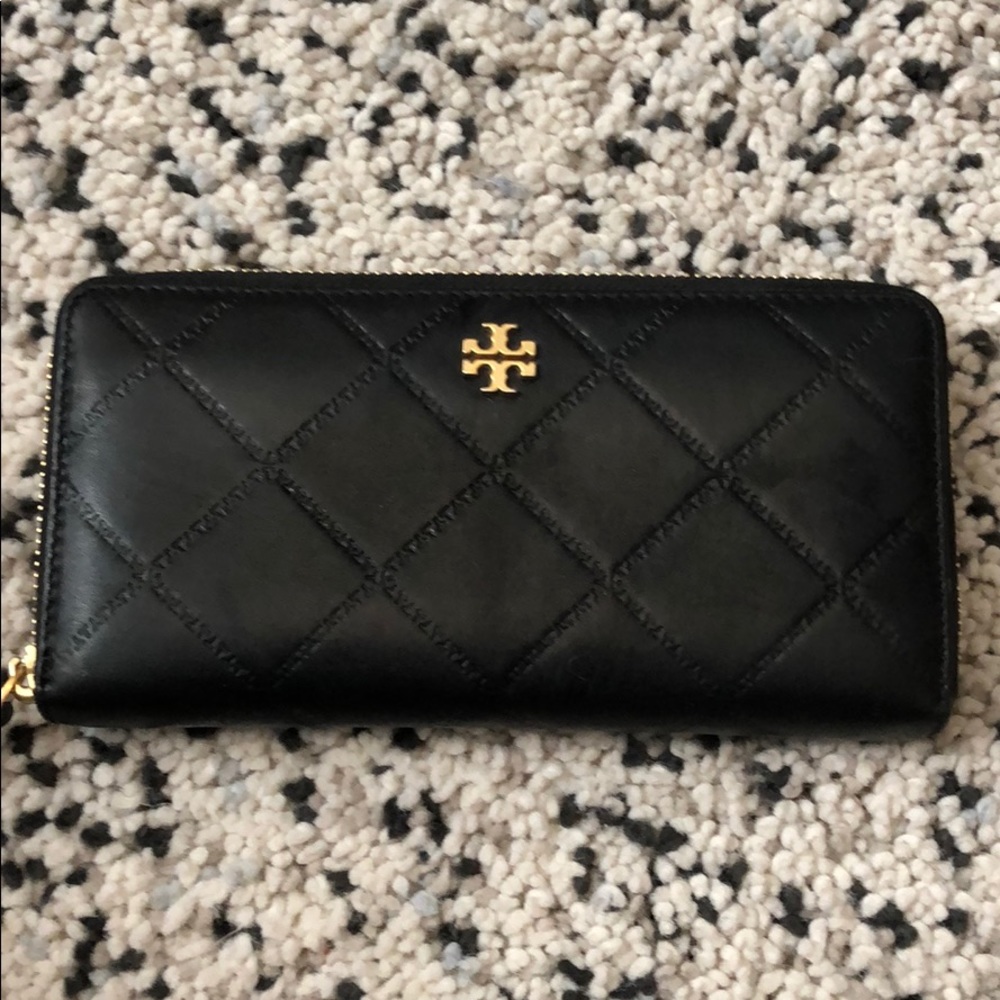 Black leather Tory Burch wallet